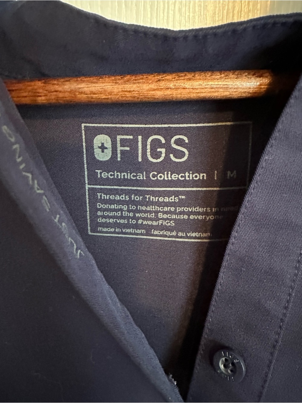 FIGS Navy Rafaela Scrub Top and Zamora Scrub Jogger Bottom Medium - Picture 4 of 7